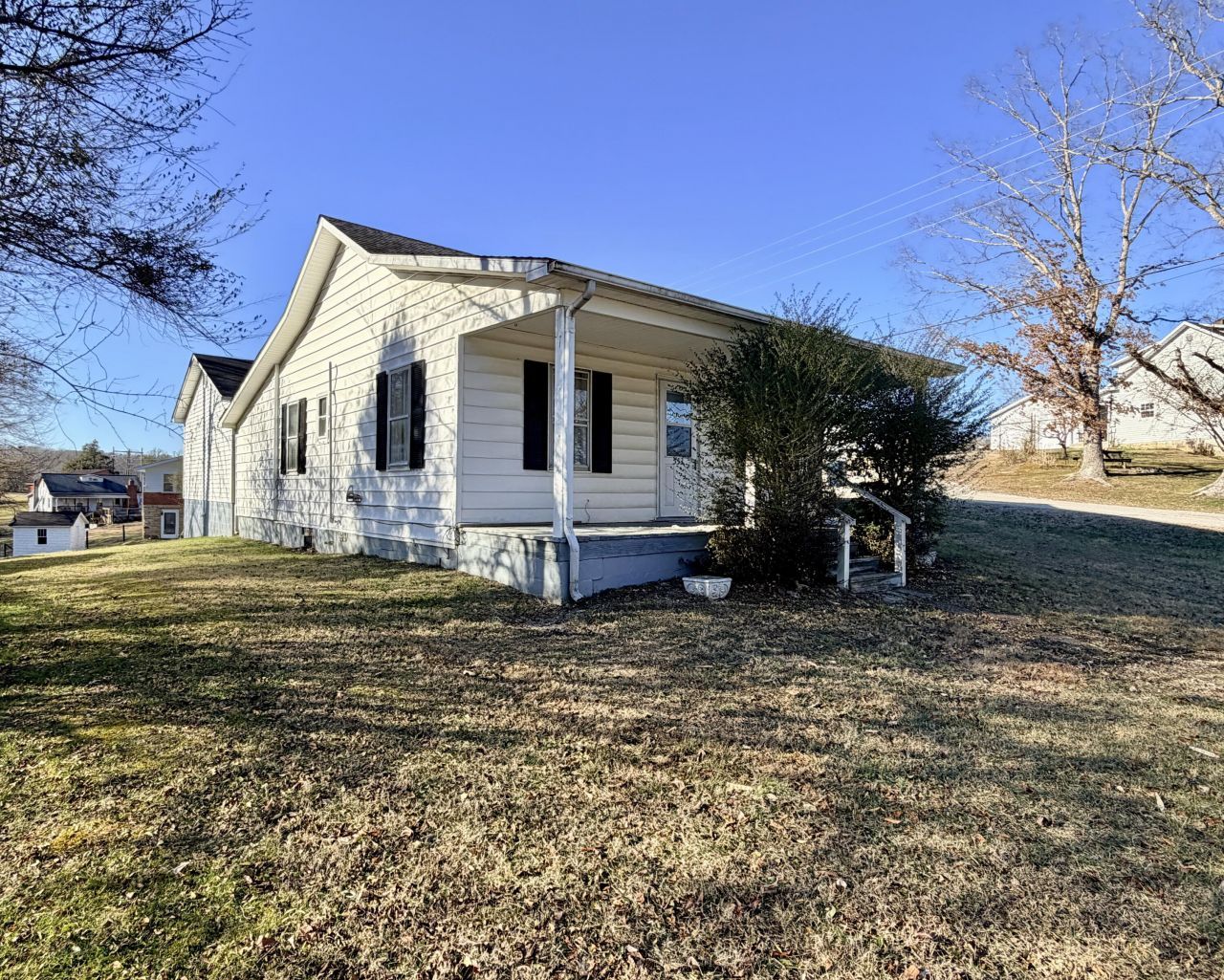 553 Mc Guire Avenue, Beattyville, KY 41311 Main Photo