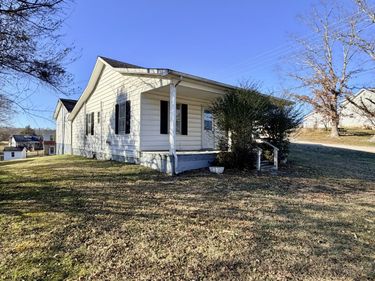 553 Mc Guire Avenue, Beattyville, KY 41311