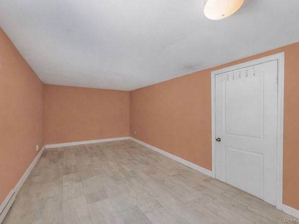 29 Parsons Lane, Middletown, NY 10940