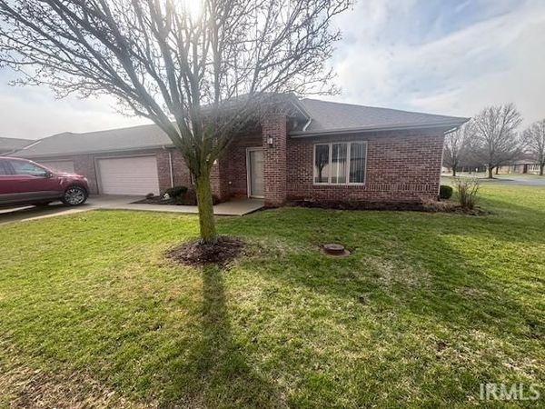123 Pilgrim Drive, Portland, IN 47371
