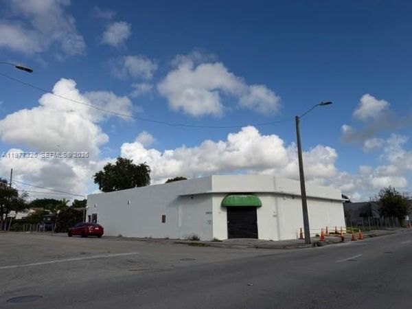 102 NW 22nd Ave , Miami, FL 33125