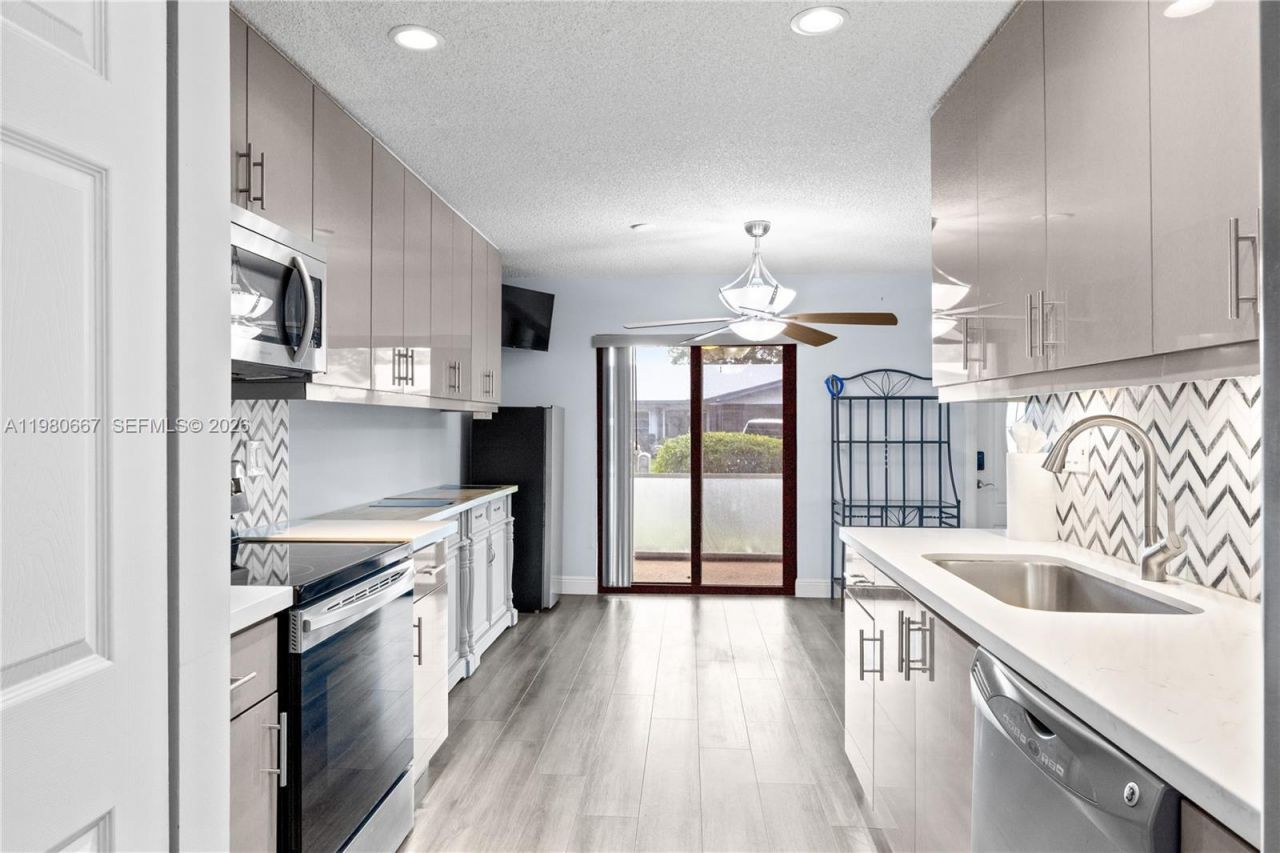 14600 Lucy Dr, Delray Beach, FL 33484 Main Photo