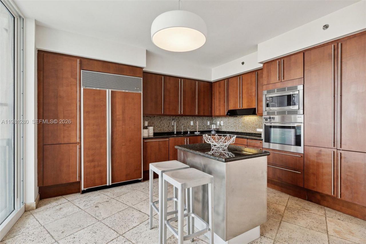 1000 S Pointe Dr, Unit 904, Miami Beach, FL 33139 Photo