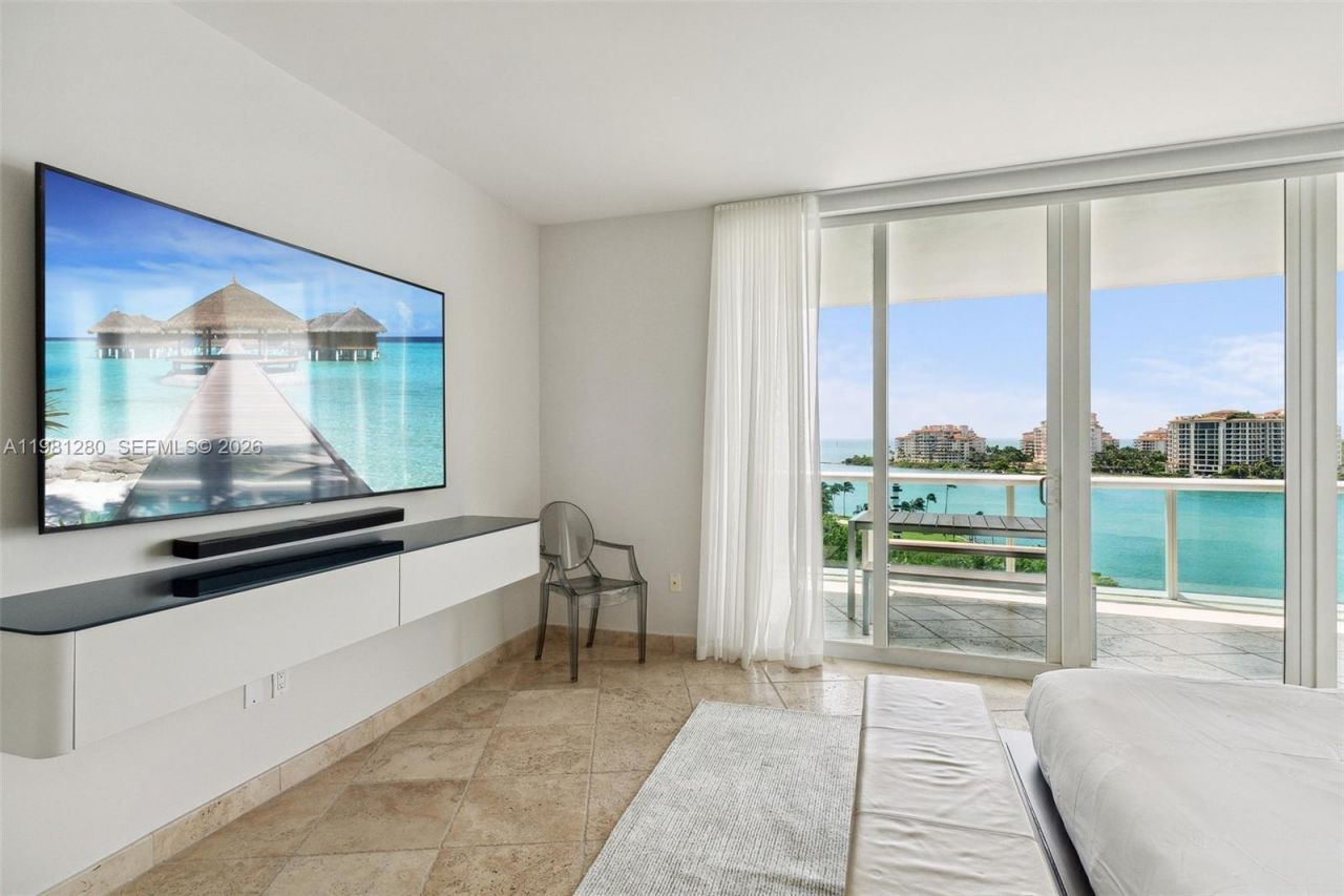 1000 S Pointe Dr, Unit 904, Miami Beach, FL 33139 Photo