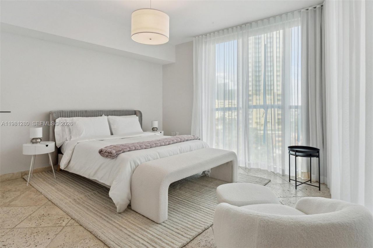 1000 S Pointe Dr, Unit 904, Miami Beach, FL 33139 Photo