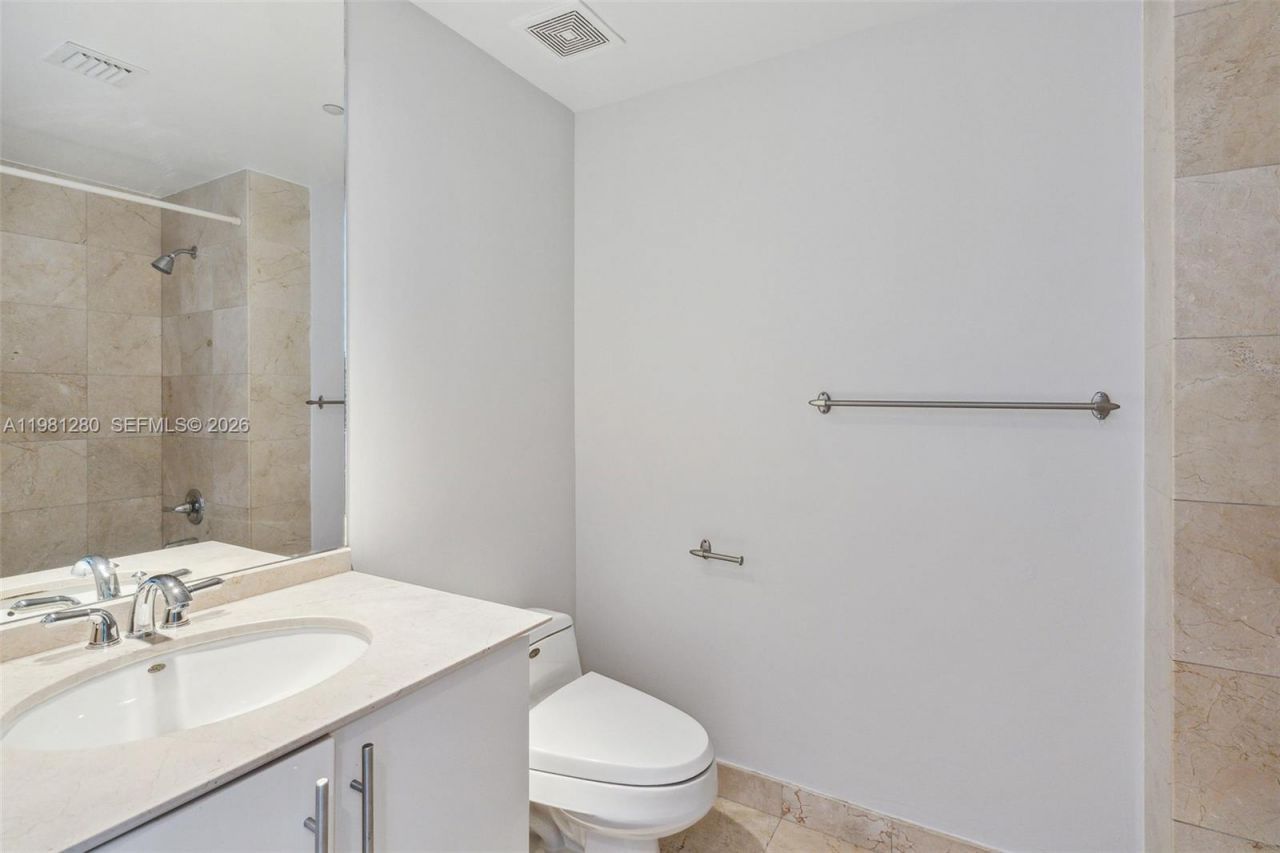 1000 S Pointe Dr, Unit 904, Miami Beach, FL 33139 Photo