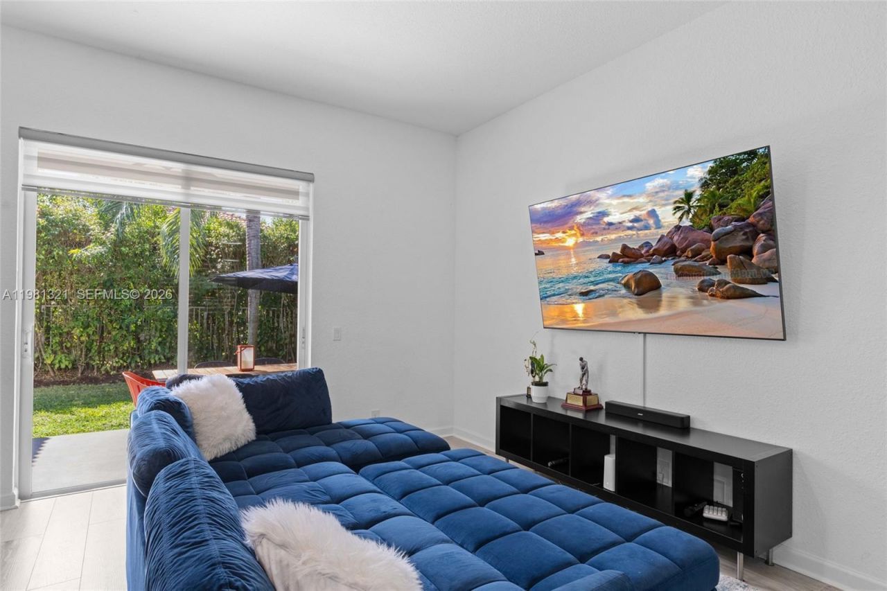 625 Bald Cypress Rd , Unit 625, Weston, FL 33327 Photo