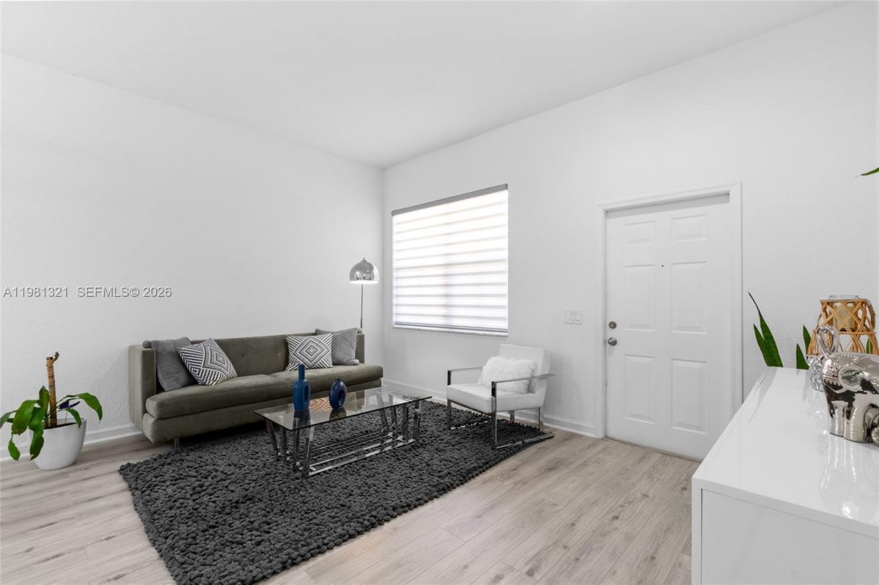 625 Bald Cypress Rd , Unit 625, Weston, FL 33327 Photo