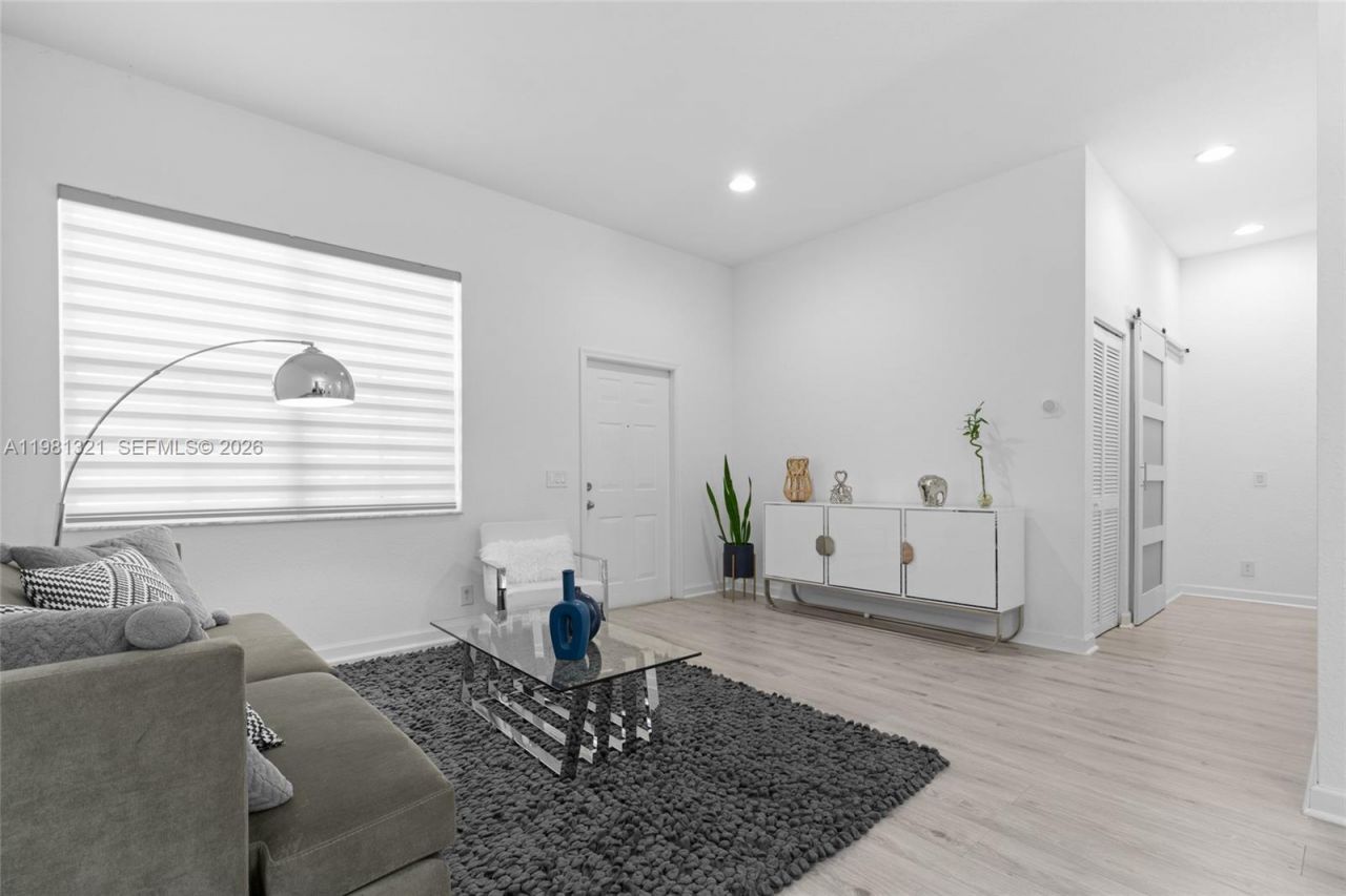 625 Bald Cypress Rd , Unit 625, Weston, FL 33327 Photo