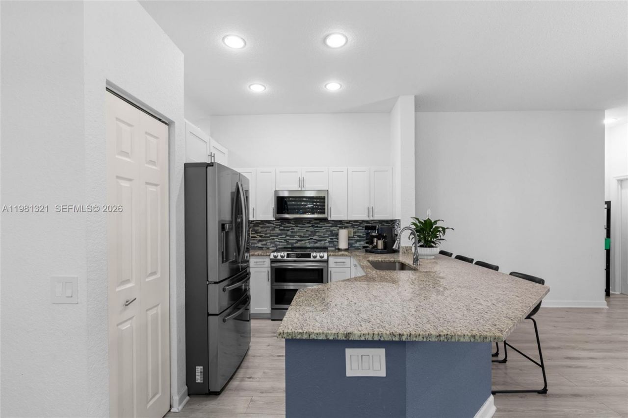 625 Bald Cypress Rd , Unit 625, Weston, FL 33327 Photo