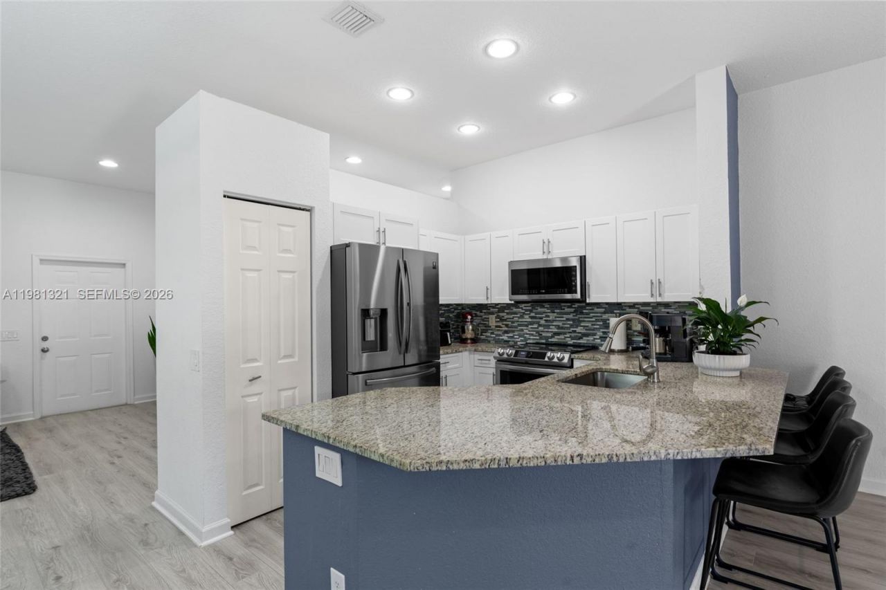 625 Bald Cypress Rd , Unit 625, Weston, FL 33327 Photo