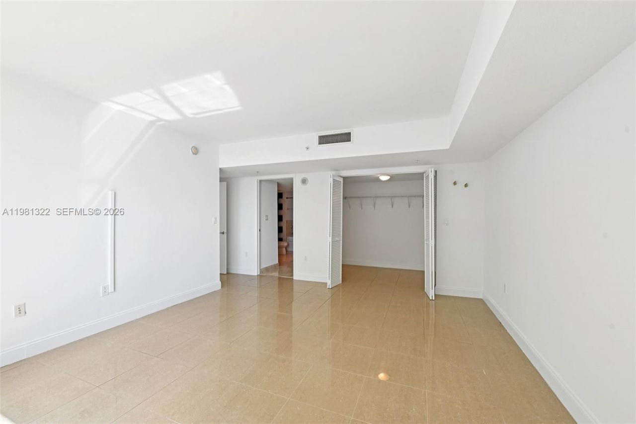 1800 N Bayshore Dr , Unit 2811, Miami, FL 33132 Photo