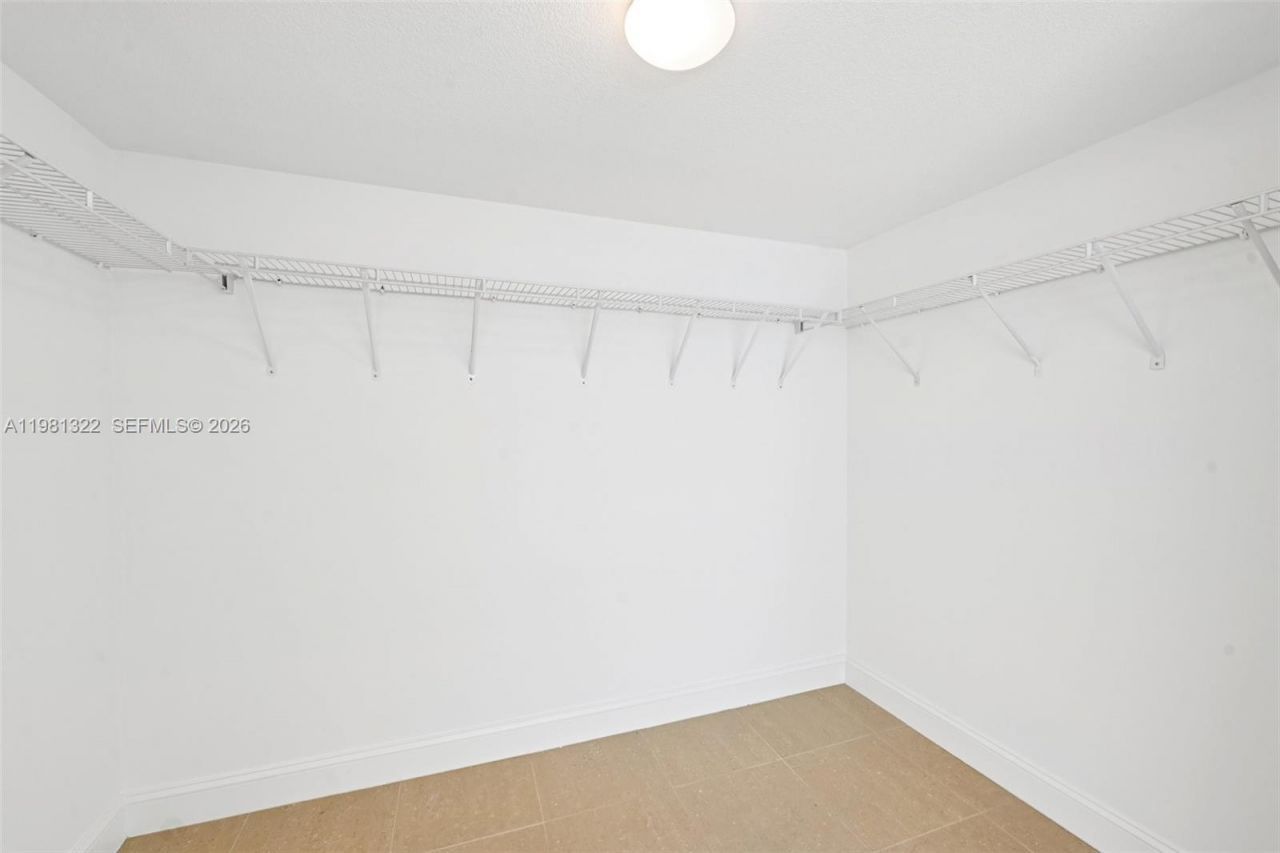 1800 N Bayshore Dr , Unit 2811, Miami, FL 33132 Photo