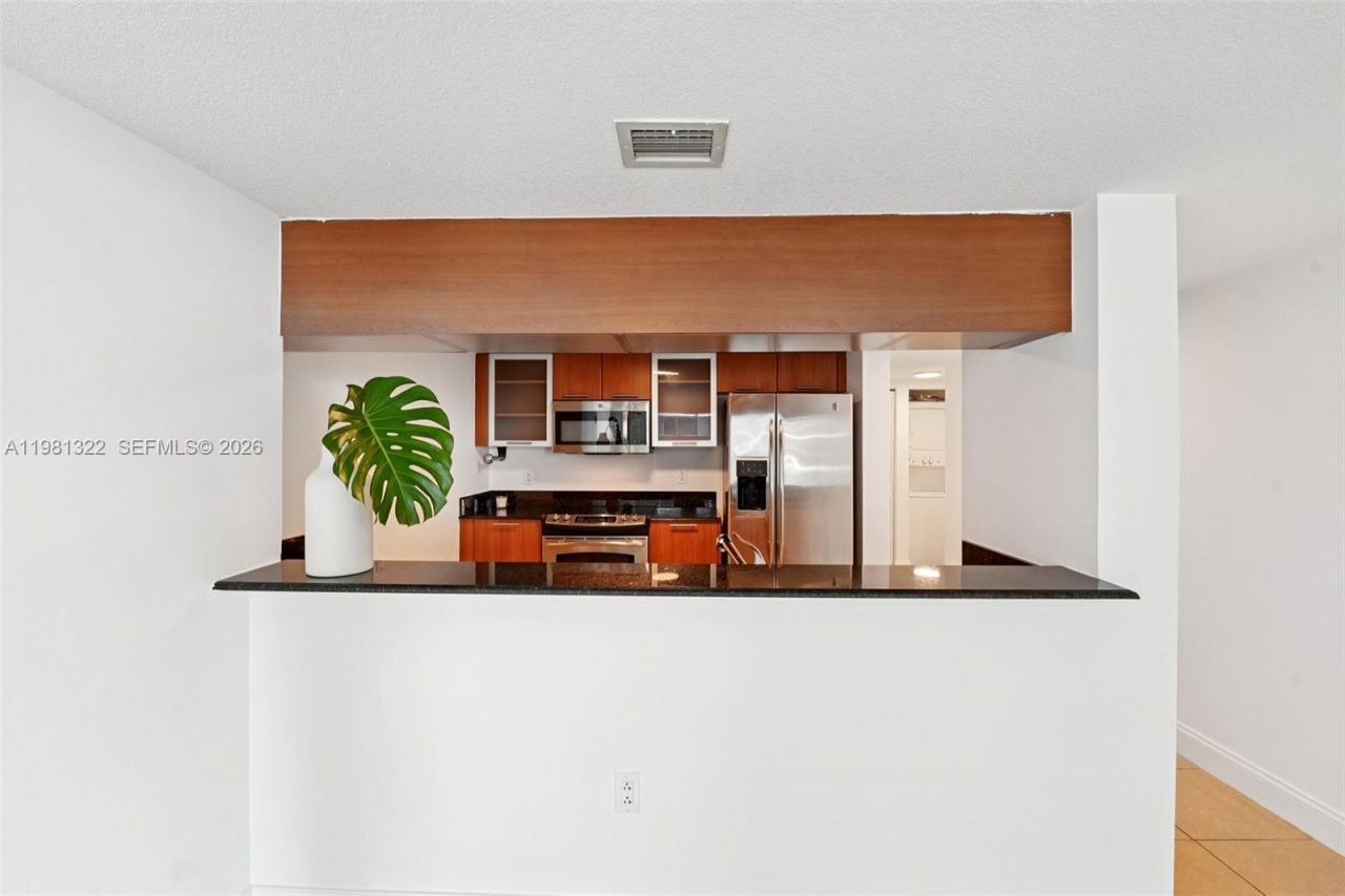 1800 N Bayshore Dr , Unit 2811, Miami, FL 33132 Photo