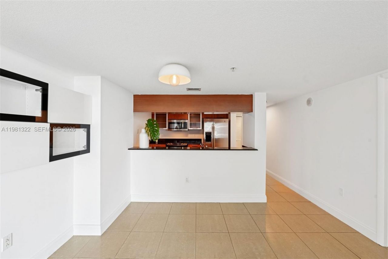 1800 N Bayshore Dr , Unit 2811, Miami, FL 33132 Photo