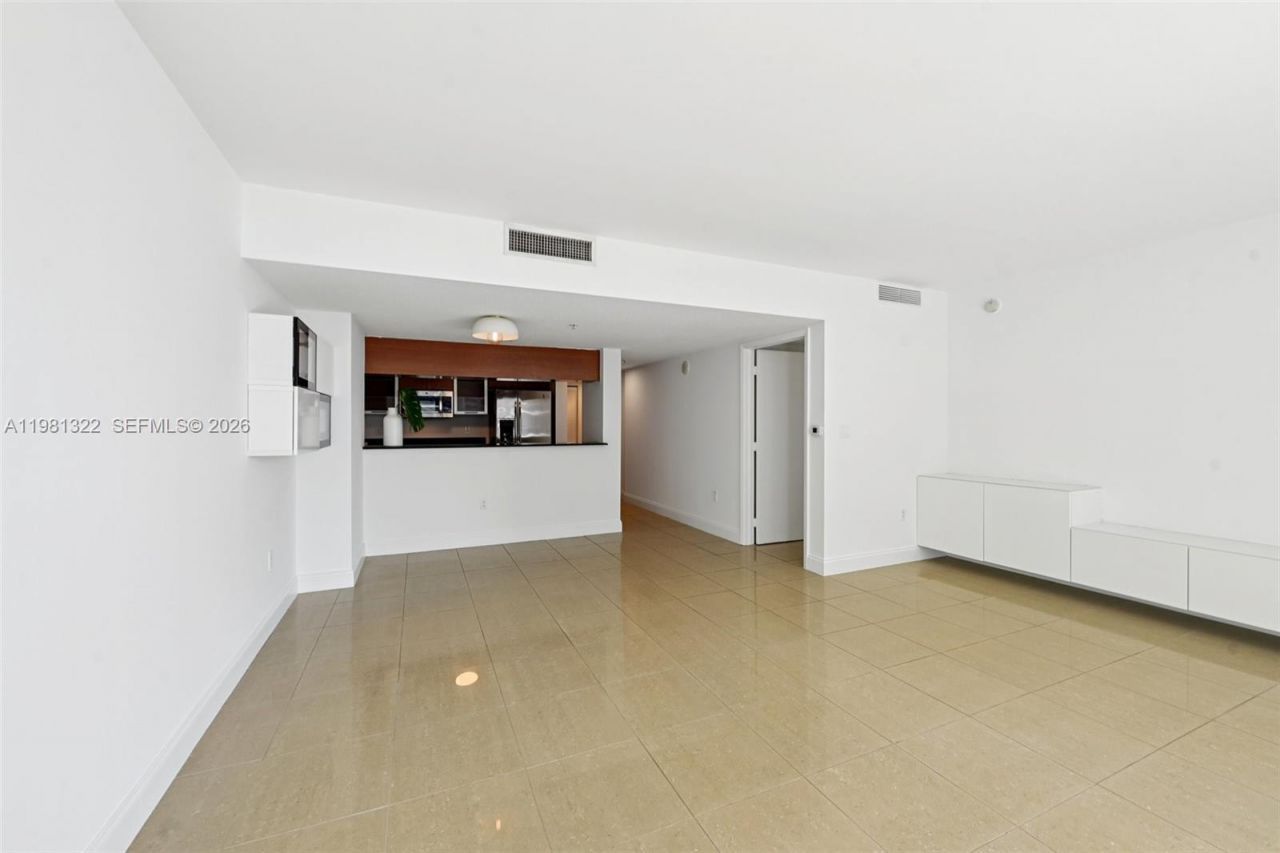 1800 N Bayshore Dr , Unit 2811, Miami, FL 33132 Photo