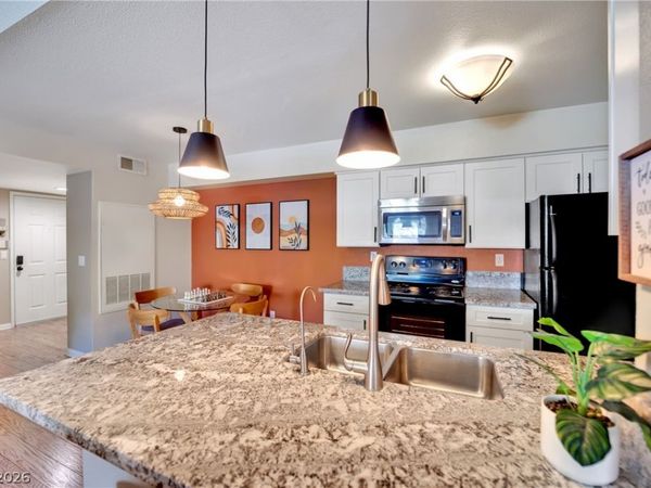 231 W Horizon Ridge Parkway , Unit 1227, Henderson, NV 89012