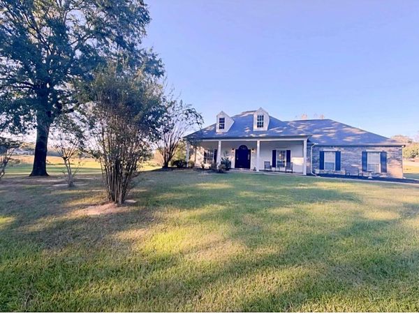 917 Mallard Lake Dr., Baldwyn, MS 38824