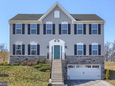 562 MONOCACY TRAIL, SPRING GROVE, PA 17362
