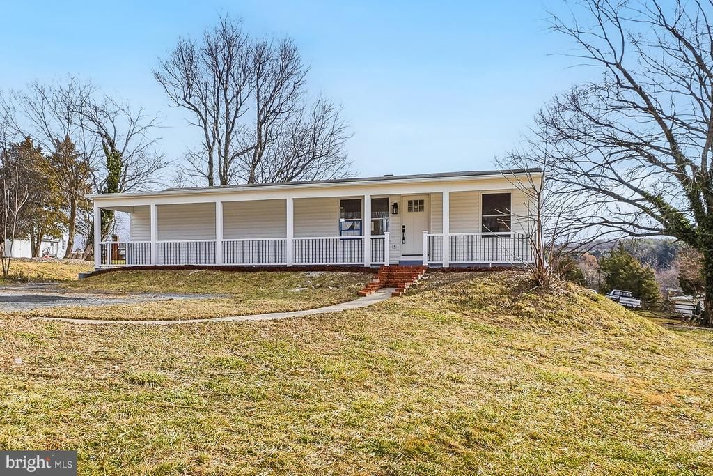 5717 Shaw Drive, Unit 1, Frederick, MD 21704 Main Photo