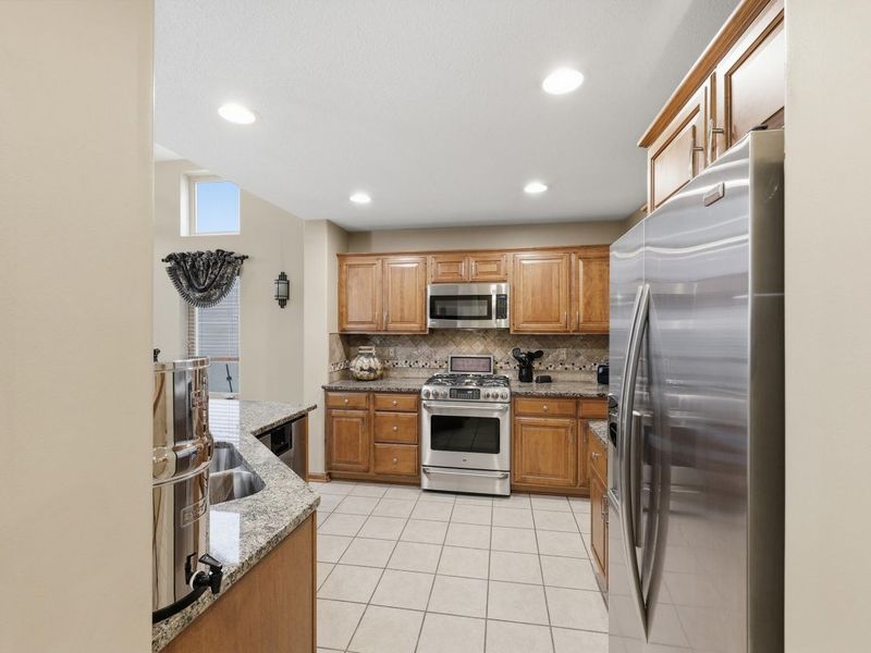 7155 Asheville Park Drive, Columbus, OH 43235 Photo 12