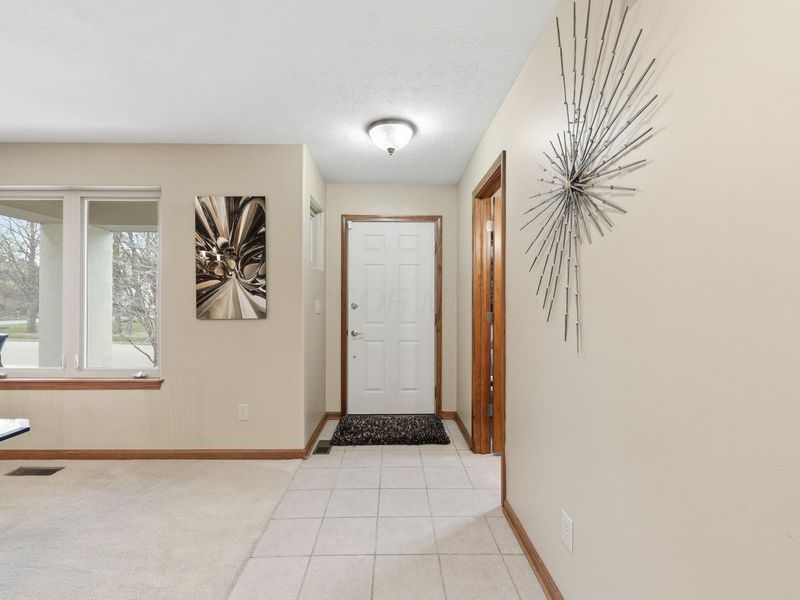 7155 Asheville Park Drive, Columbus, OH 43235 Photo 5