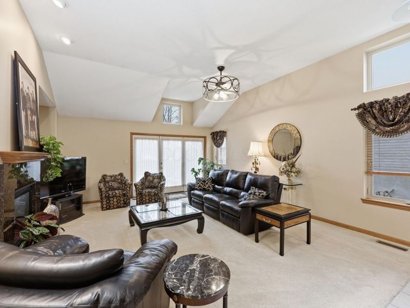 7155 Asheville Park Drive, Columbus, OH 43235 Photo 9