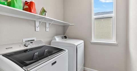 8695 Esperia Way, Sacramento, CA 95828 Photo