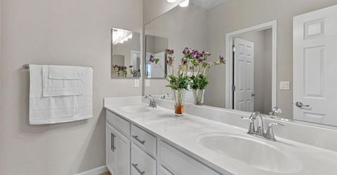 8695 Esperia Way, Sacramento, CA 95828 Photo