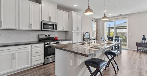 8695 Esperia Way, Sacramento, CA 95828 Photo