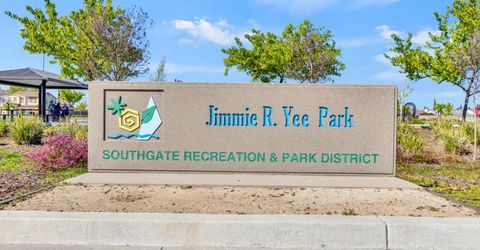 8695 Esperia Way, Sacramento, CA 95828 Photo