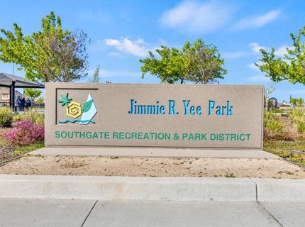 8695 Esperia Way, Sacramento, CA 95828 Photo