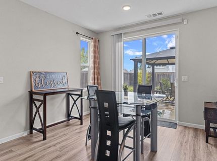 8695 Esperia Way, Sacramento, CA 95828 Photo