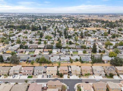 8695 Esperia Way, Sacramento, CA 95828 Photo