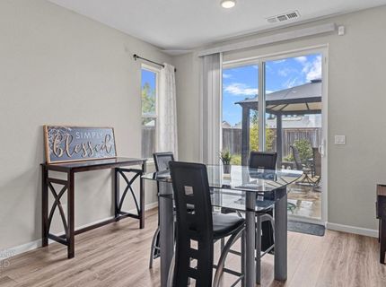 8695 Esperia Way, Sacramento, CA 95828 Photo