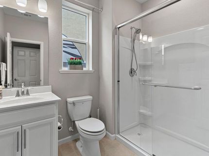 8695 Esperia Way, Sacramento, CA 95828 Photo