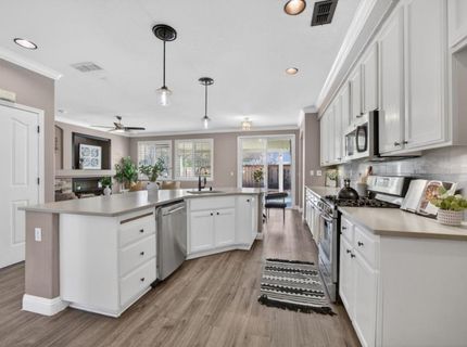 139 Ainger Cir, Sacramento, CA 95835 Photo
