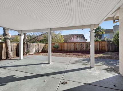 139 Ainger Cir, Sacramento, CA 95835 Photo