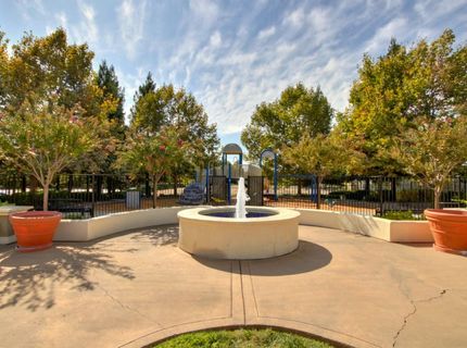 139 Ainger Cir, Sacramento, CA 95835 Photo