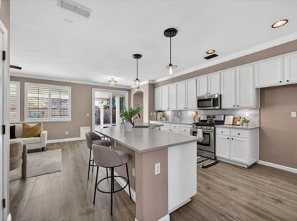139 Ainger Cir, Sacramento, CA 95835 Photo