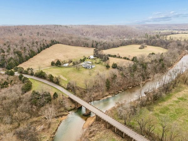 6200 Pinewood Rd , Nunnelly, TN 37137
