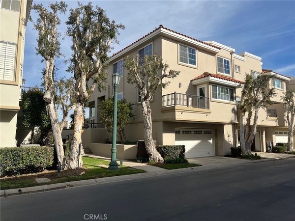 19336 Sawgrass Lane, Huntington Beach, CA 92648