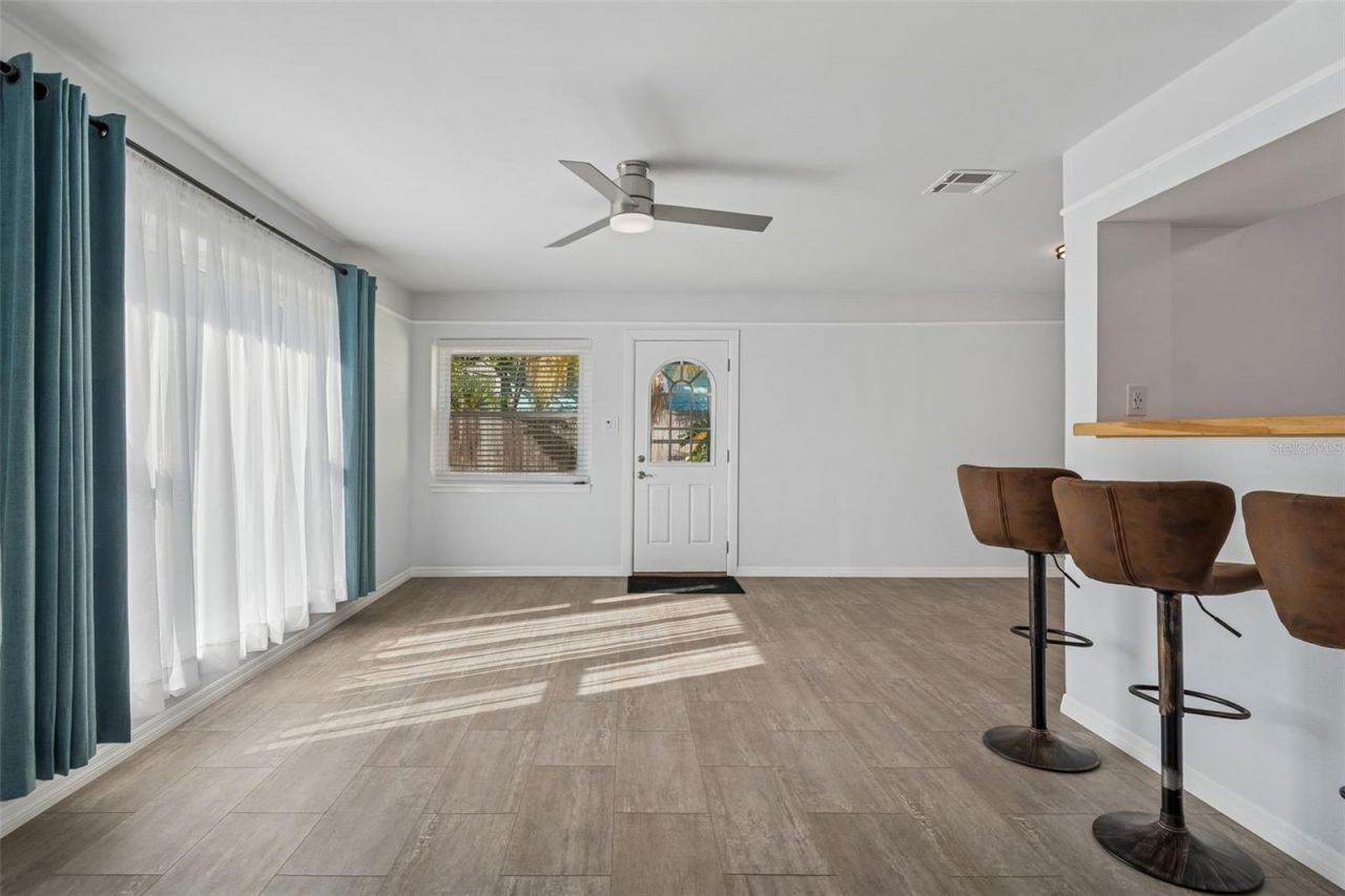 1027 15th Street N, Saint Petersburg, FL 33705 Photo