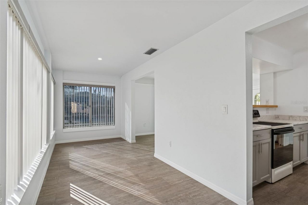 1027 15th Street N, Saint Petersburg, FL 33705 Photo