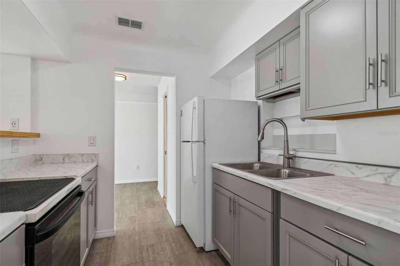 1027 15th Street N, Saint Petersburg, FL 33705 Photo