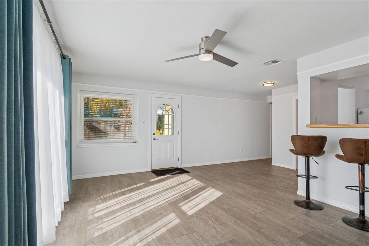 1027 15th Street N, Saint Petersburg, FL 33705 Photo