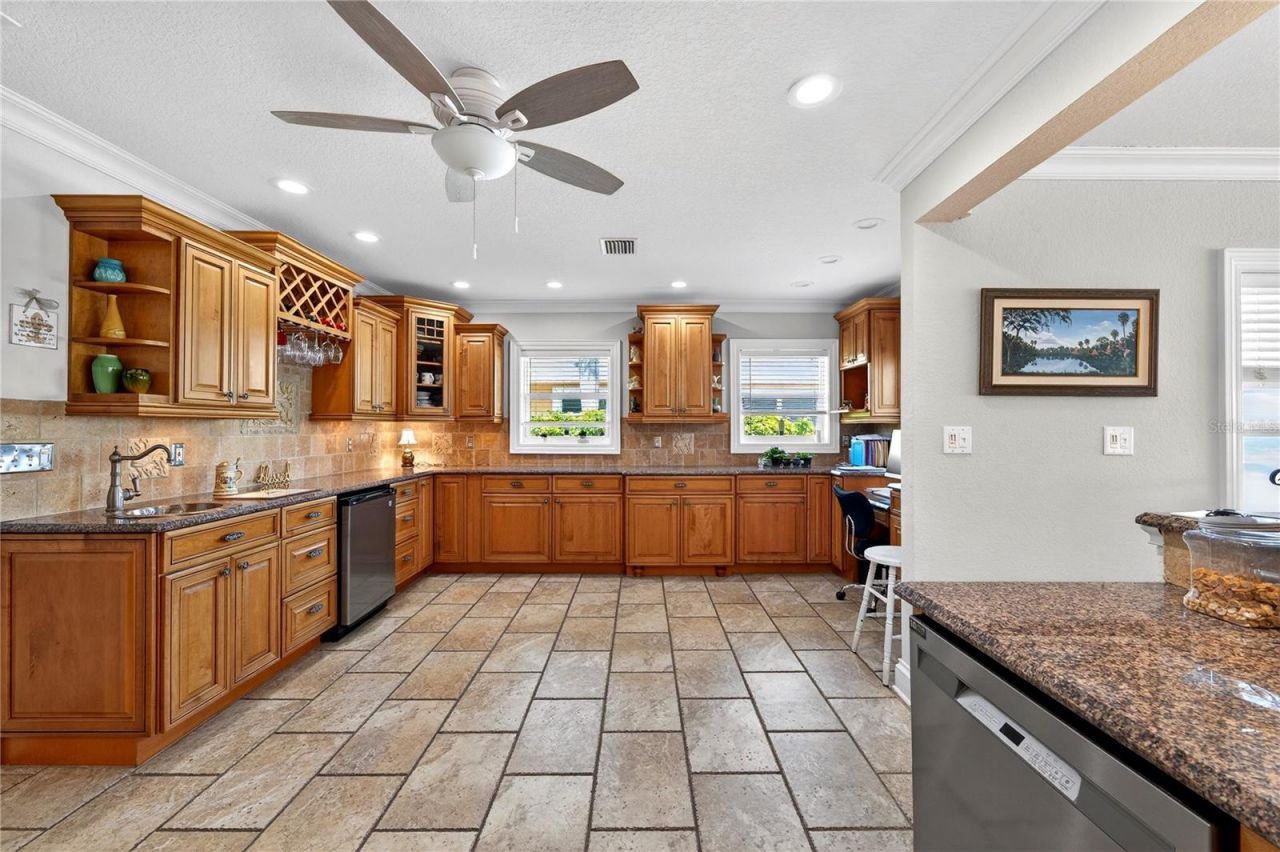 2540 E Bay Isle Drive Se, Saint Petersburg, FL 33705 Photo