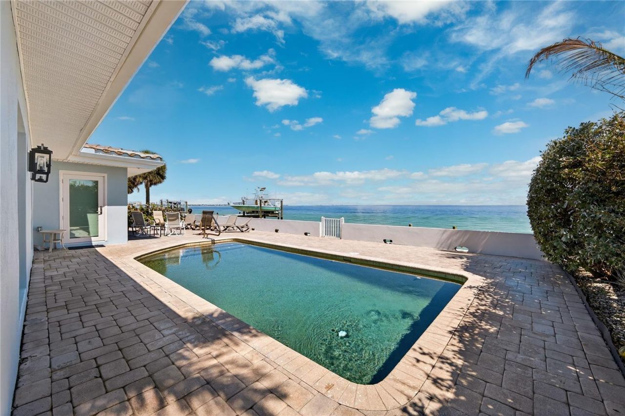 2540 E Bay Isle Drive Se, Saint Petersburg, FL 33705 Photo