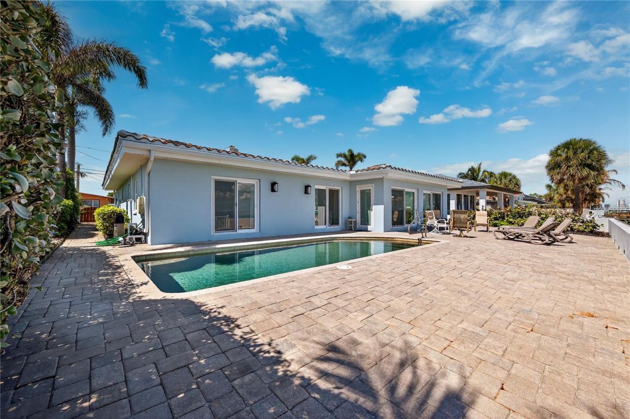 2540 E Bay Isle Drive Se, Saint Petersburg, FL 33705 Photo