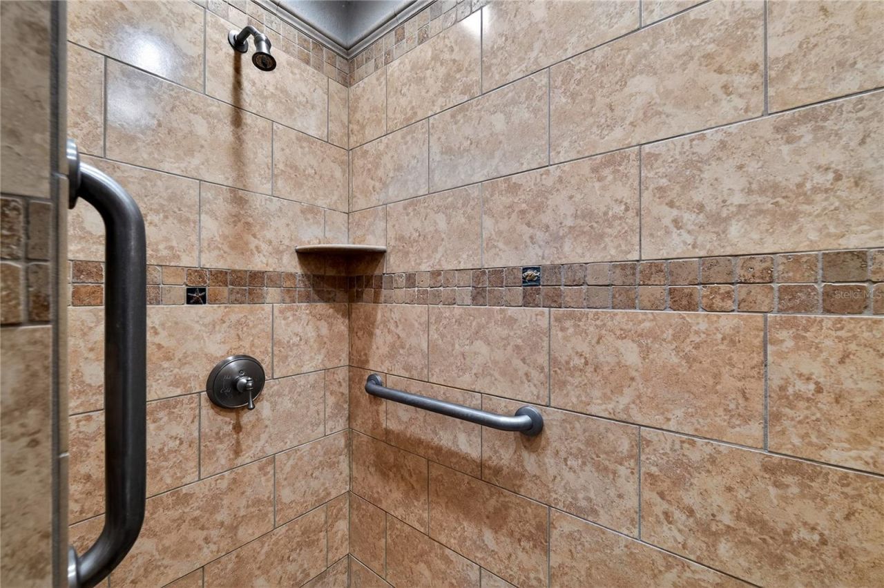 2540 E Bay Isle Drive Se, Saint Petersburg, FL 33705 Photo